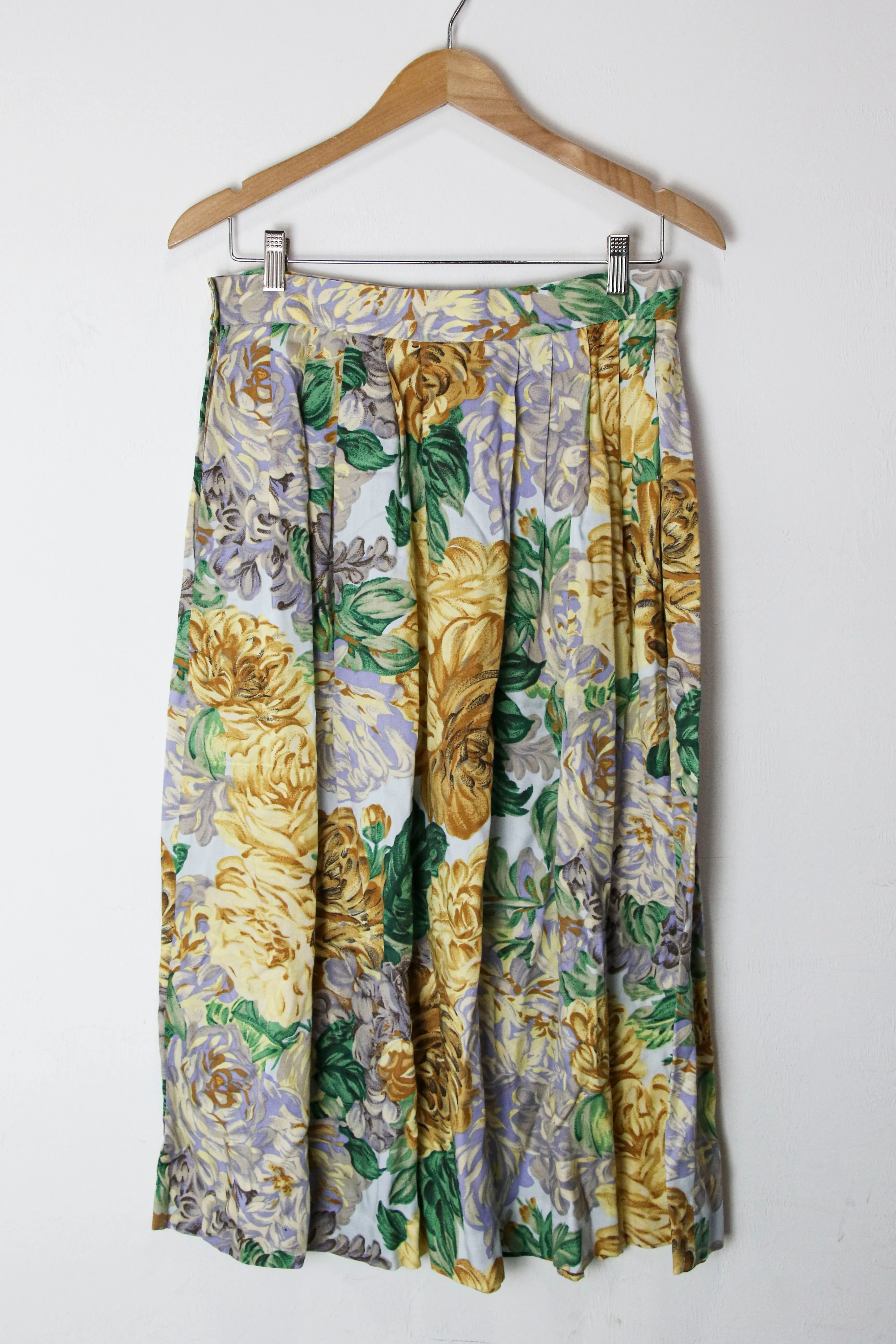 [M] Golden Chrysanthemum Floral Skirt