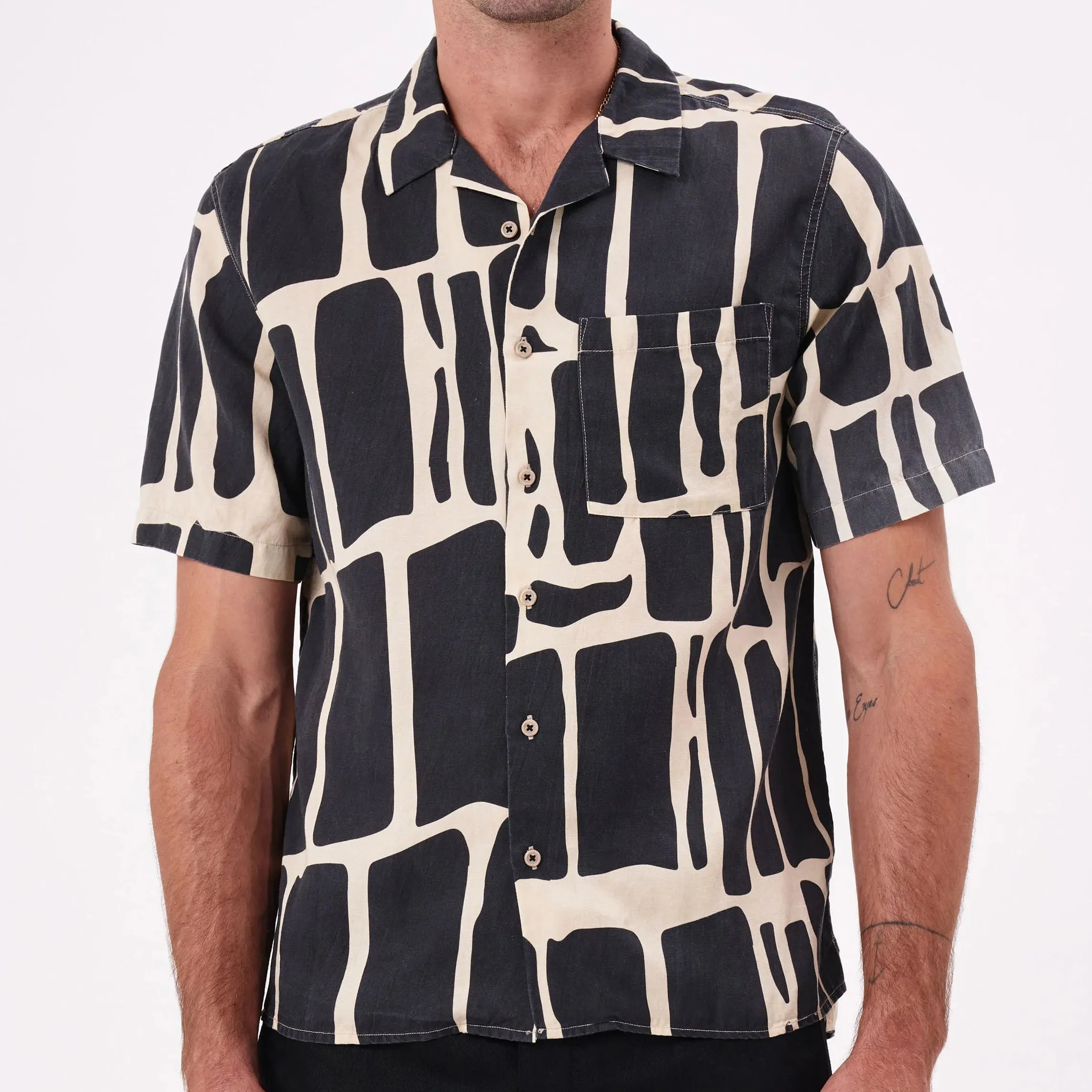 NEUW Mens Curtis Short Sleeve Linen Shirt Arizona - Black