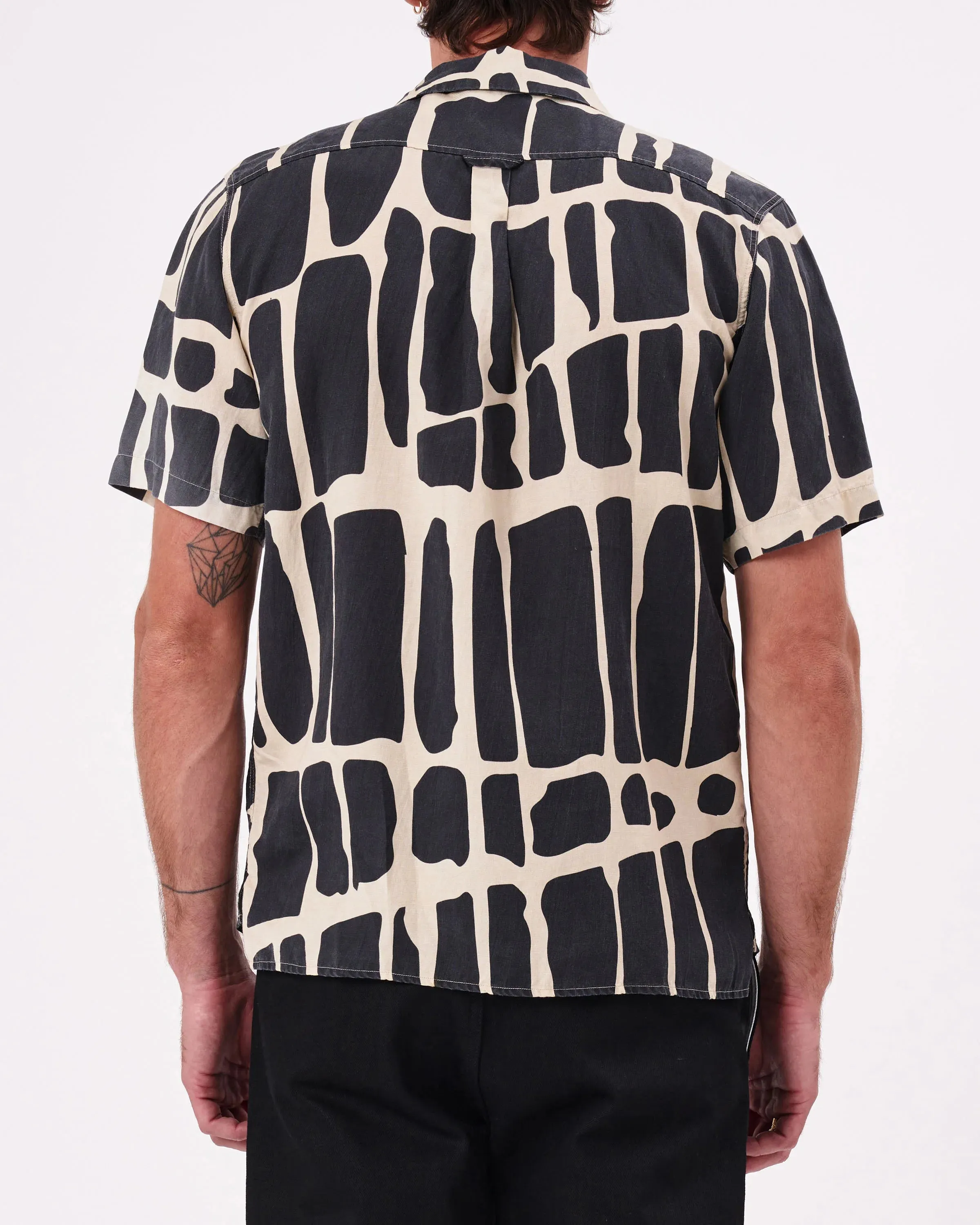 NEUW Mens Curtis Short Sleeve Linen Shirt Arizona - Black