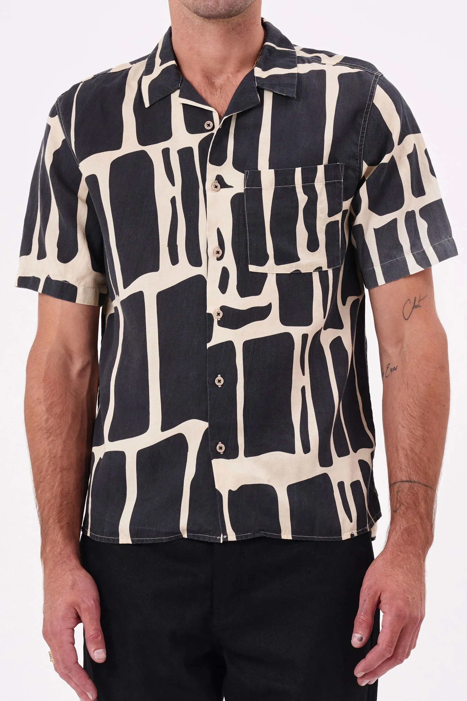 NEUW Mens Curtis Short Sleeve Linen Shirt Arizona - Black