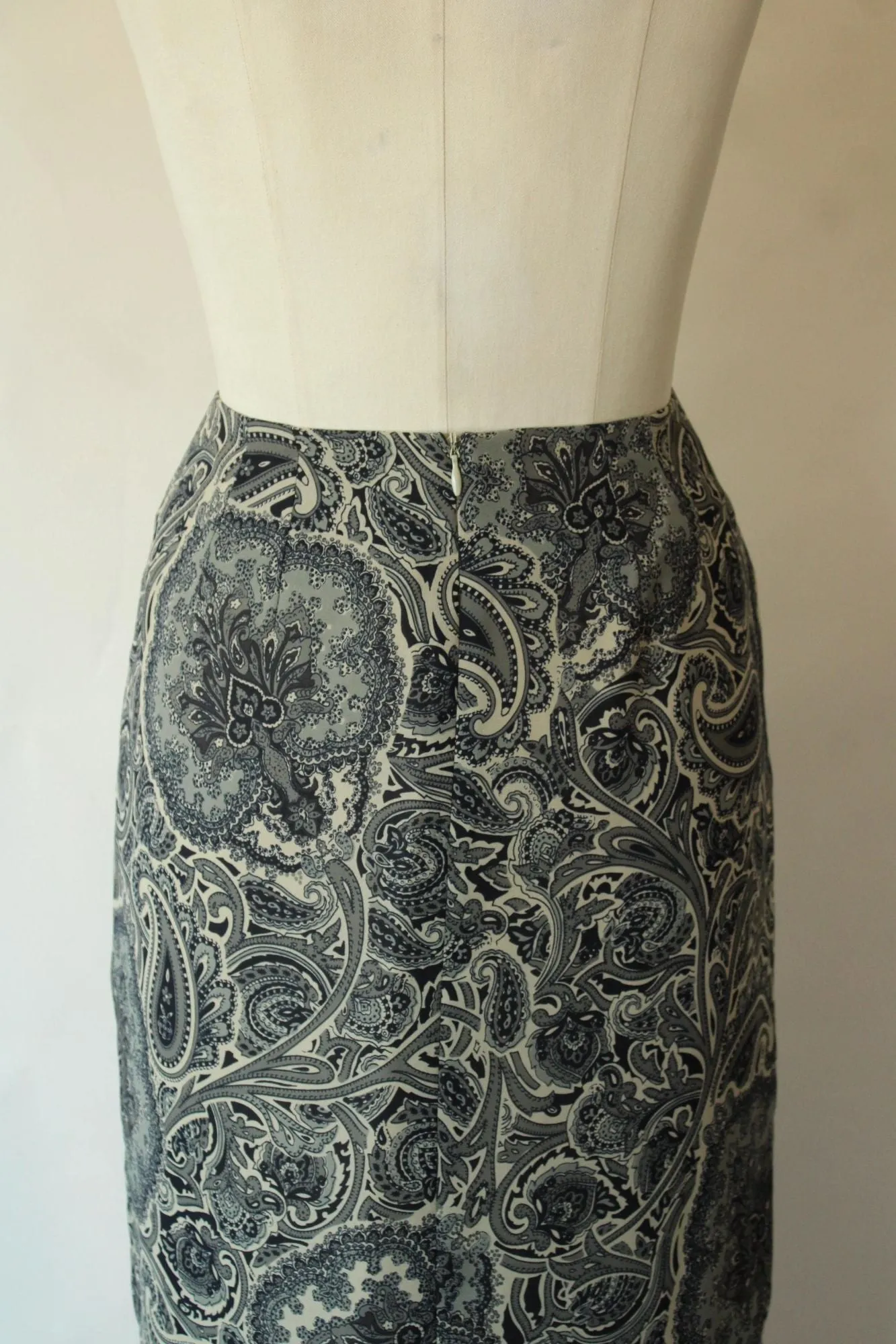 Vintage 1990s 2000s Chaus Navy Blue Skirt